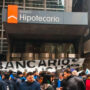 Se viene el caos en los bancos: los privados ya empezaron a despedir y habrá medidas de fuerza
