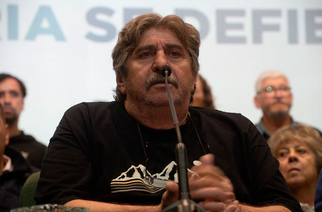Pignanelli espera una “gran convocatoria” contra la Ley Bases y cruzó a Milei por la IA