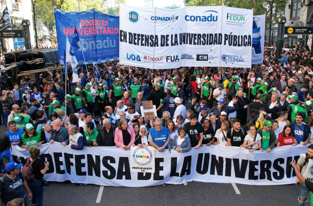 Gremios universitarios realizan un nuevo paro nacional contra Milei y llaman a marchar al Congreso