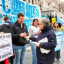 Gremios estuvieron frente al Congreso juntando miles de firmas contra la privatización de empresas públicas