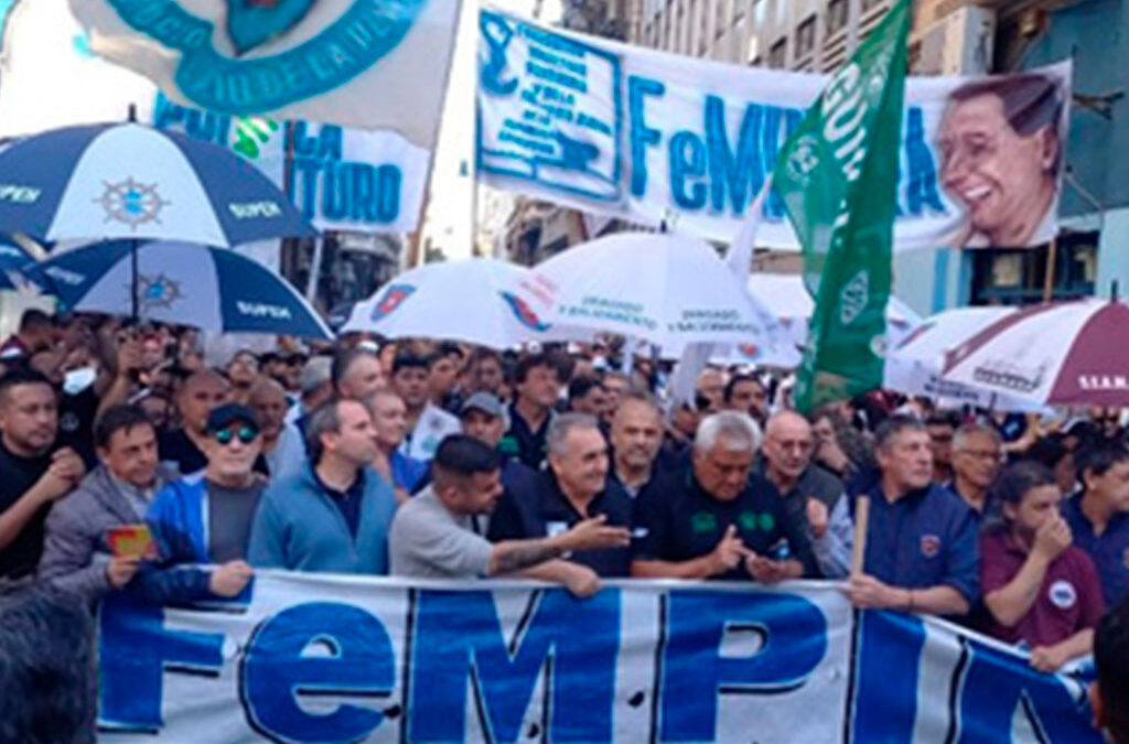 El gobierno reprimió la multitudinaria marcha al Congreso en contra de la aprobación del proyecto de ley Bases