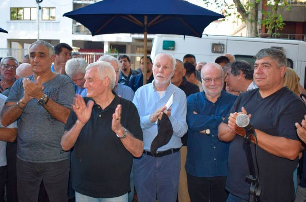 Antonio Caló reaparece auspiciando la teatralización del histórico debate entre José Ignacio Rucci y Agustín Tosco