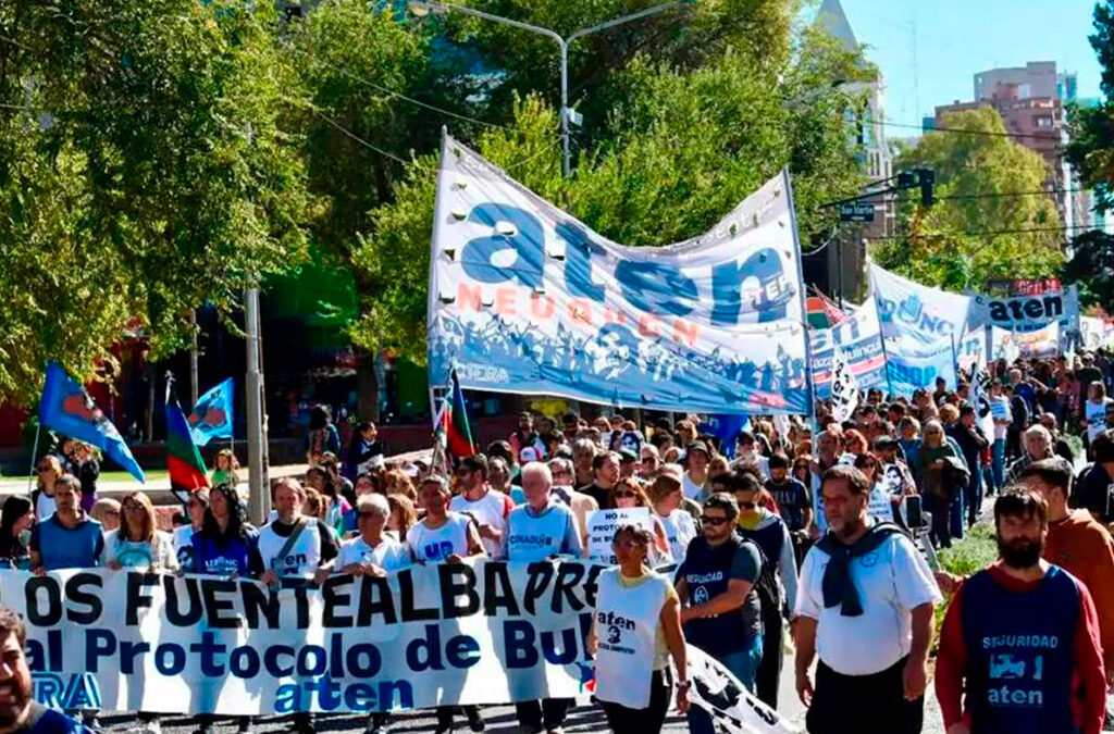 Sindicato docente de Neuquén rechazó el proyecto de ley provincial del presentismo y anunció paro de 48 horas
