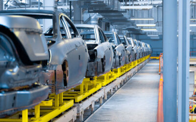 Los gremios de peso negocian para evitar despidos masivos ante el desplome industrial