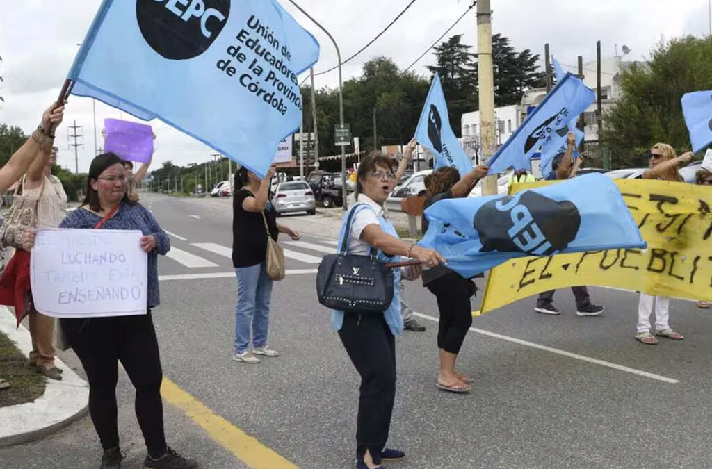 Sin una nueva oferta de la Provincia, los docentes van al paro este martes