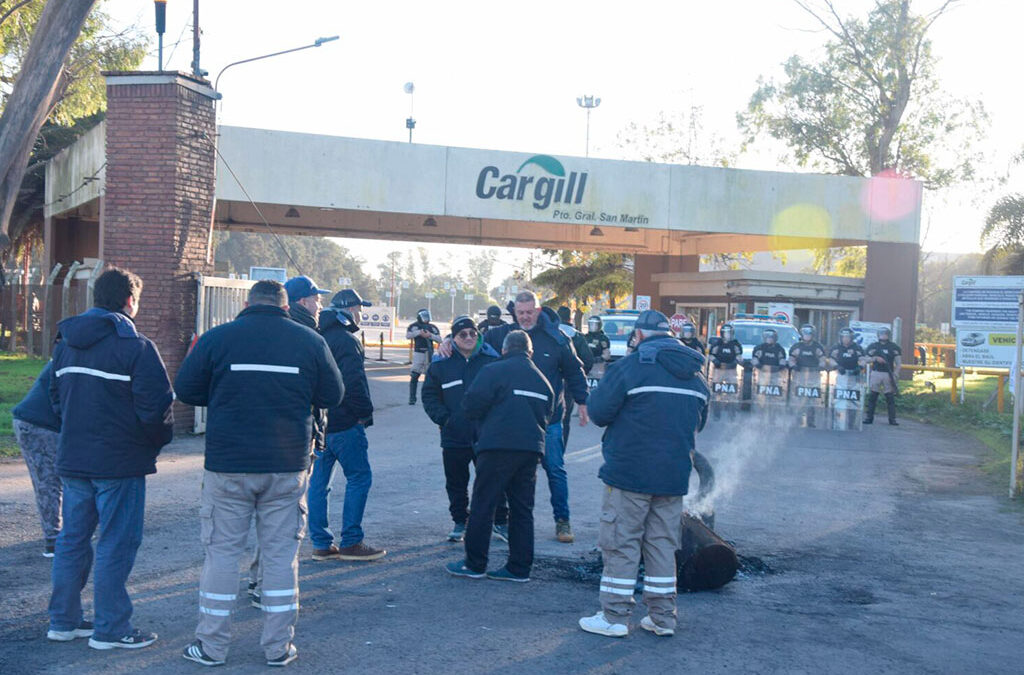 Aceiteros activaron un paro nacional mientras Diputados debate la Ley Bases y el retorno de Ganancias