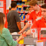Empleados de comercio acordaron aumentos salariales hasta agosto