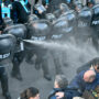 Represión en el INTI: «Hay un operativo policial desproporcionado, estábamos sobre la vereda y directamente avanzaron sobre nosotros»