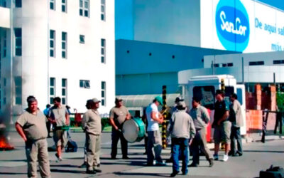 Los trabajadores lecheros y SanCor no acuerdan por la deuda salarial que tiene la empresa