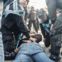 La costumbre libertaria de despedir y festejar los despidos