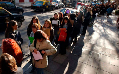 Un estudio de la UBA asegura que el 35% de los trabajadores en Argentina son pobres y que la desocupación aumentó un 32,4% en el primer trimestre del año