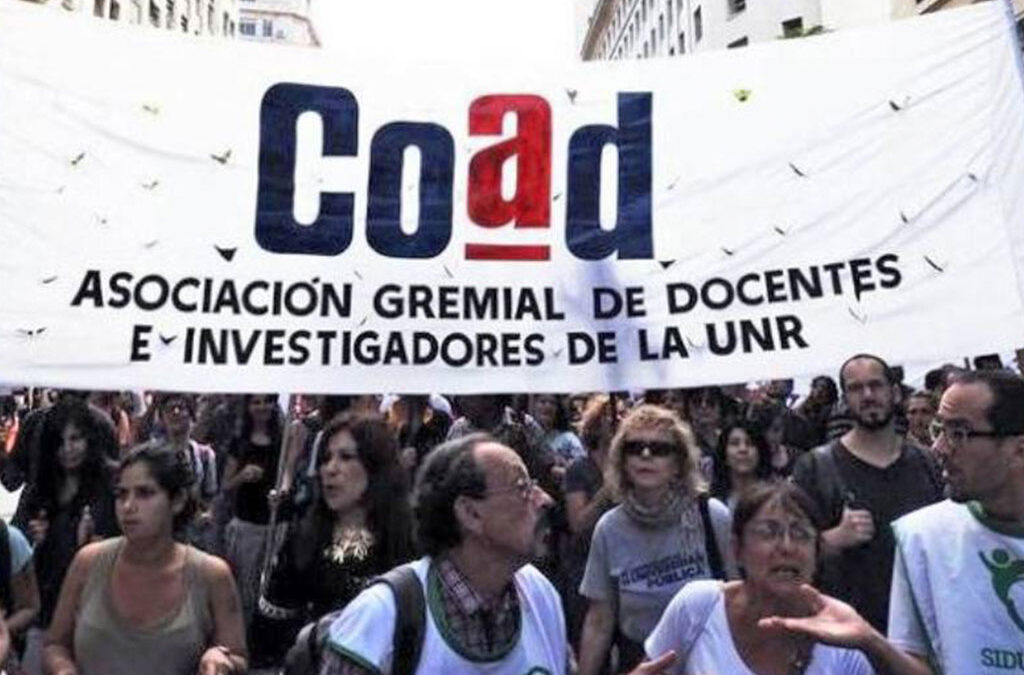 Paros rotativos y escalonados: docentes universitarios votaron profundizar el plan de lucha por salarios dignos