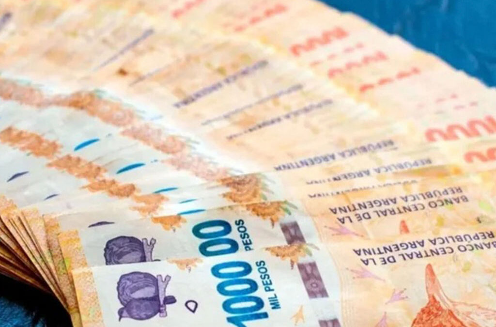 Salario Mínimo: debería aumentar más de 30 mil pesos para empatar la inflación y 400 mil para que una familia no sea pobre