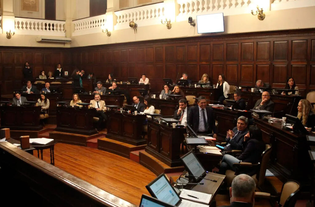 El Gobierno intentará quitarle la tutela sindical a una empleada de la Legislatura