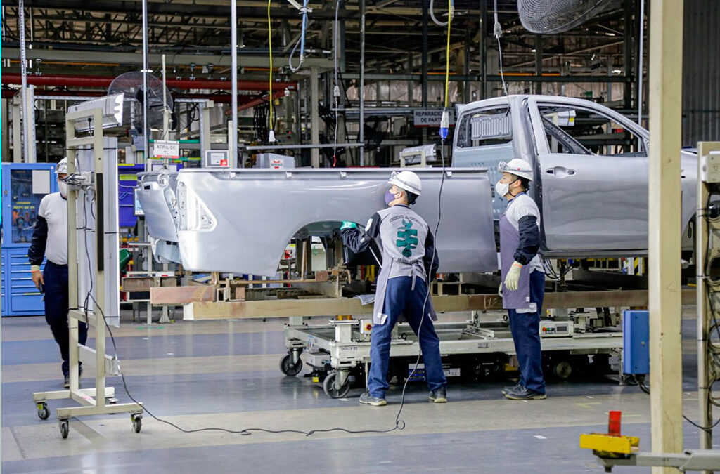 El uso de la capacidad instalada industrial registró la peor caída interanual desde la pandemia