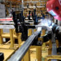 Miles de empleos en peligro: Se sostiene el derrumbe de la producción metalúrgica