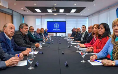La reforma laboral dejó al Gobierno atrapado en un laberinto: si se acerca a la CGT, se alejará del empresariado