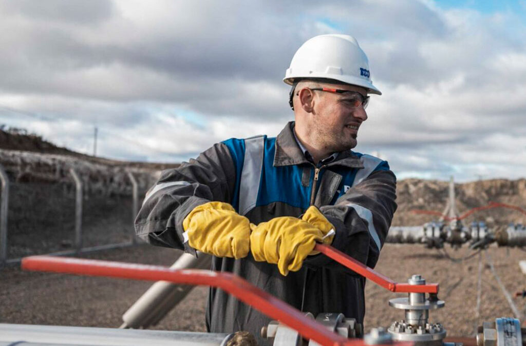 La Federación de petroleros Supeh reclamó que el mega proyecto con Petronas de gas licuado sea con personal de YPF