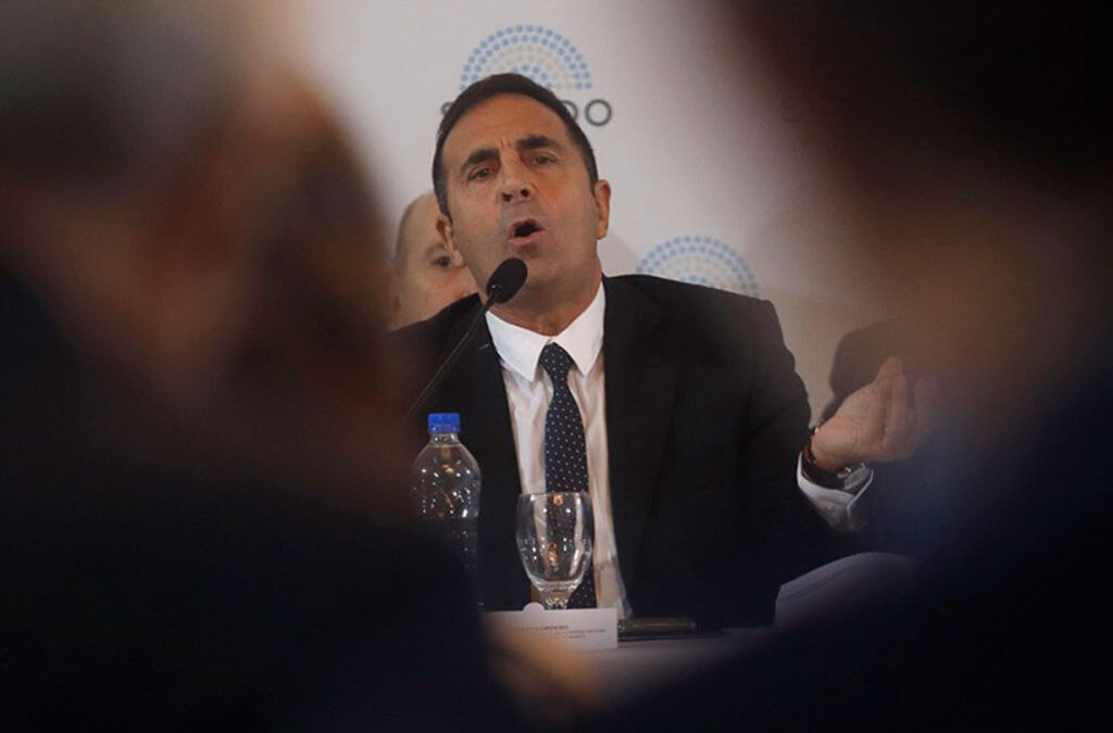 Detectan una maniobra de un grupo de funcionarios para intervenir gremios y vaciar sus cuentas
