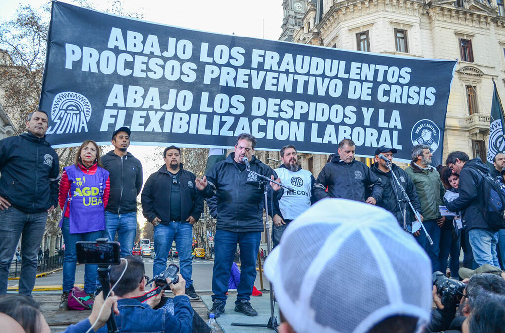 El sindicato del neumático SUTNA marchó a Plaza de Mayo para enfrentar «los despidos, el ajuste y la persecución política»