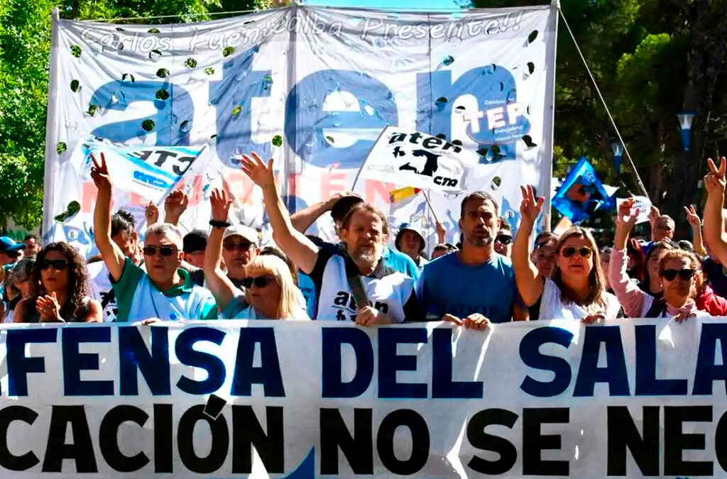 Crecen los conflictos docentes en provincias: paros, marchas y una posible huelga nacional