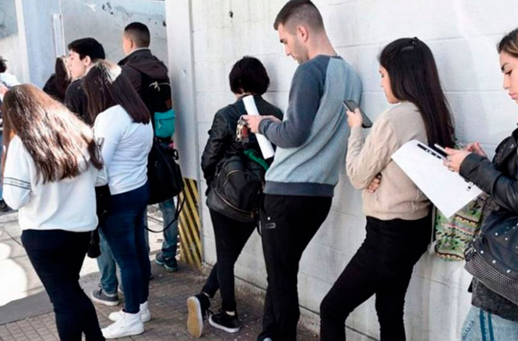La mirada liberal sobre el empleo, como si en estos siete meses no hubiera pasado nada