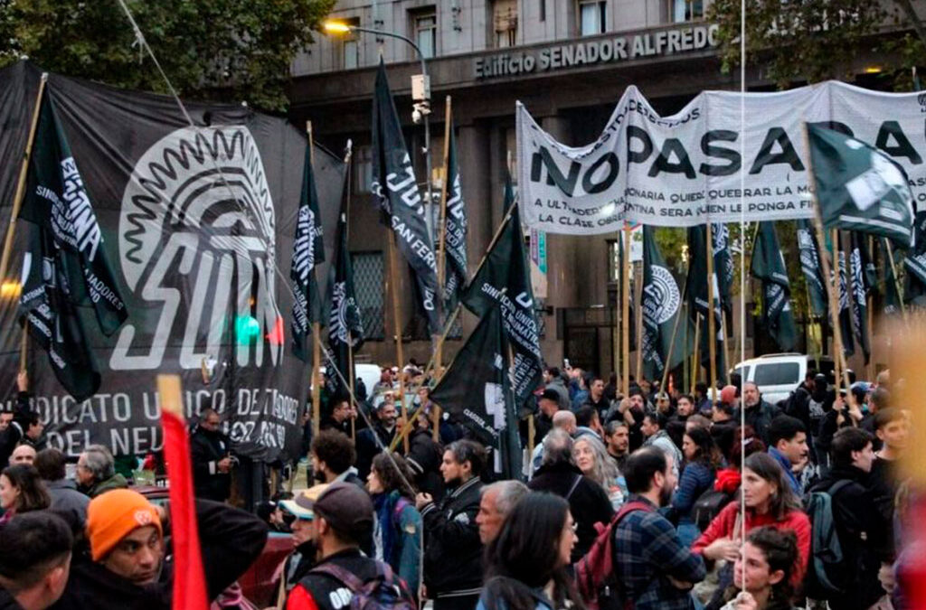 Arde el conflicto del sindicato del neumático contra Fate y Bridgestone