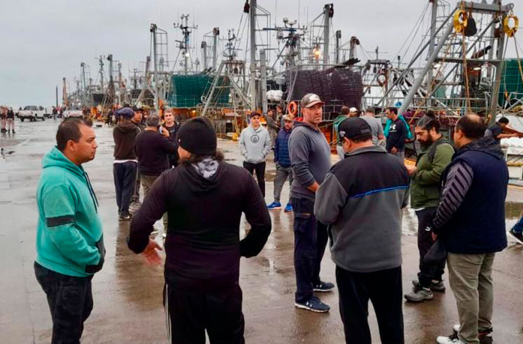 Gremio decreta paro nacional en la pesca por despidos en la Flota Amarilla de Rawson