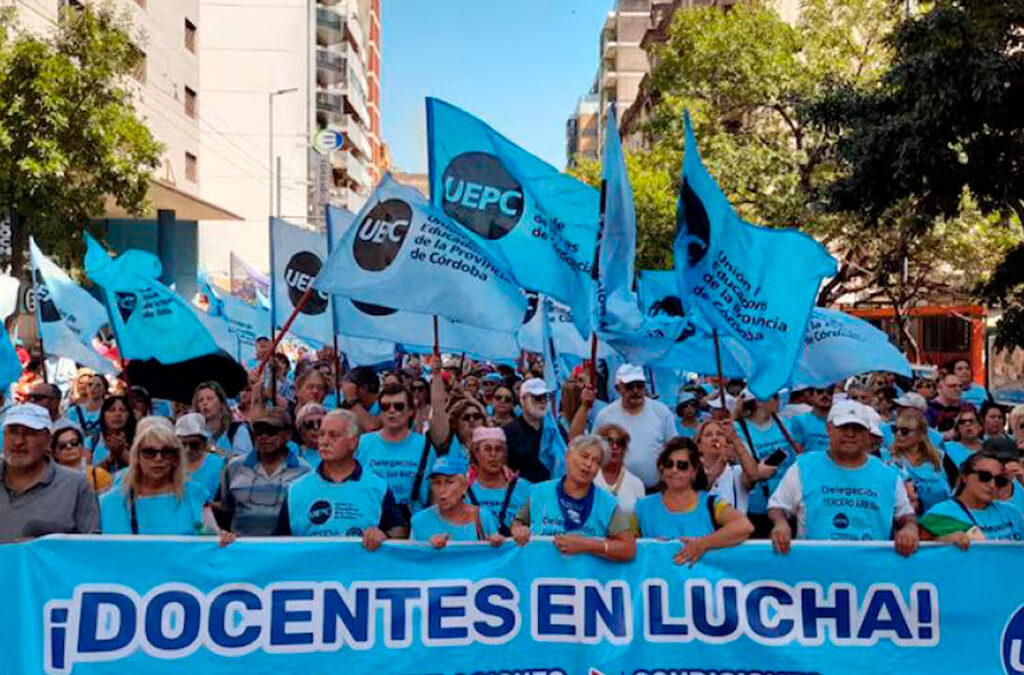 Docentes cordobeses rechazan incremento retroactivo y ratifican paro de dos días