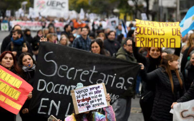 Por los fuertes discursos en la protesta, Llaryora suspendió el diálogo con la UEPC
