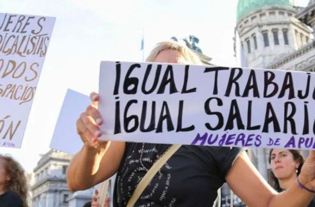 Informe revela que el salario de las mujeres sigue siendo muy inferior al de los hombres