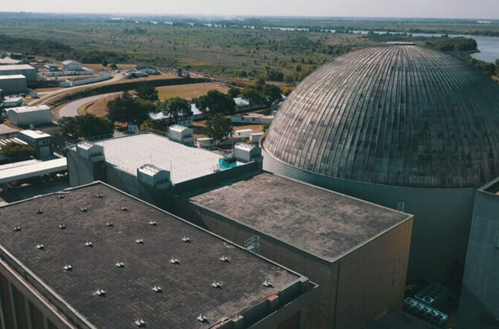 Los trabajadores de las centrales nucleares pelean contra la privatización: “No saben qué quieren hacer con Atucha”