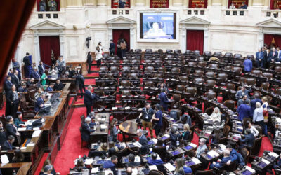 Polémica por el proyecto que exige escuelas abiertas y con docentes los días de paro: de qué se trata