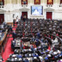 Polémica por el proyecto que exige escuelas abiertas y con docentes los días de paro: de qué se trata