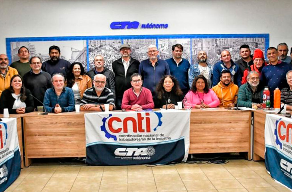 Dirigentes agrupados en la CNTI acordaron políticas para enfrentar la crisis industrial