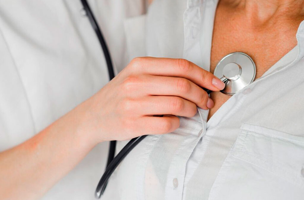 Cardiólogos realizan un paro de 48 horas por bajos salarios y escasez de insumos