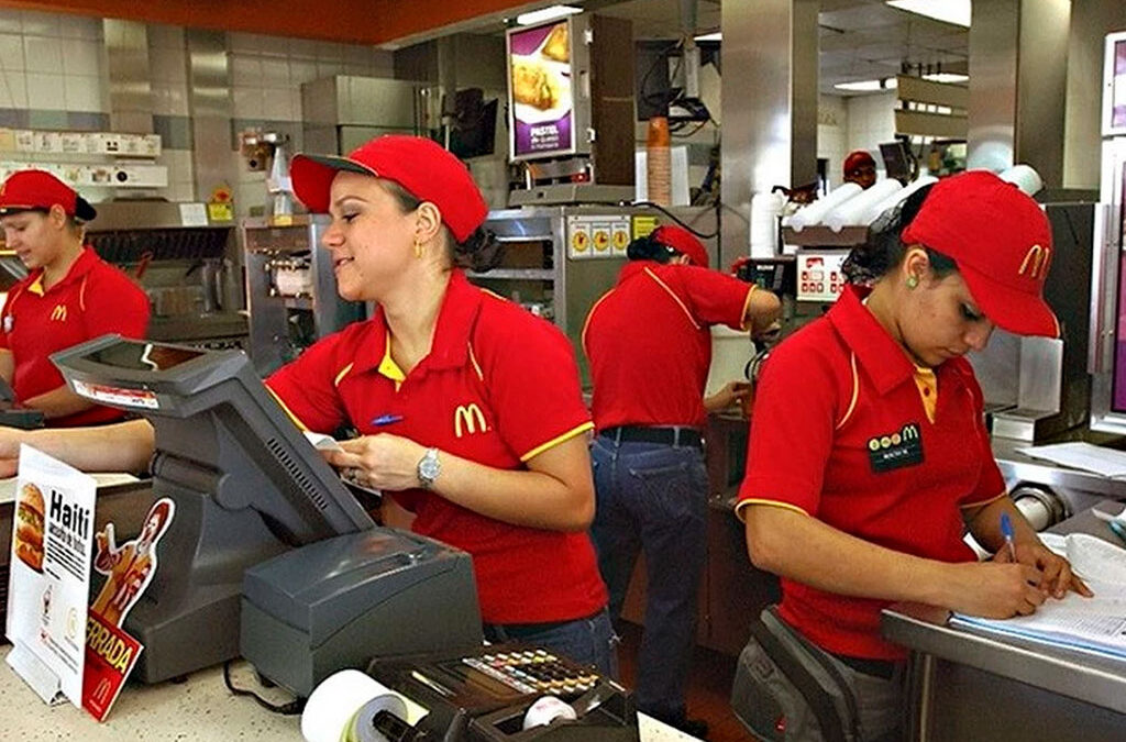 Pasteleros logró un aumento salarial del 16,4% para trabajadores de McDonalds, Burger King y Mostaza