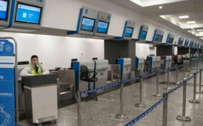 Aeroparque y Ezeiza, con demoras: pese a las amenazas del Gobierno, los aeronáuticos anunciaron asambleas