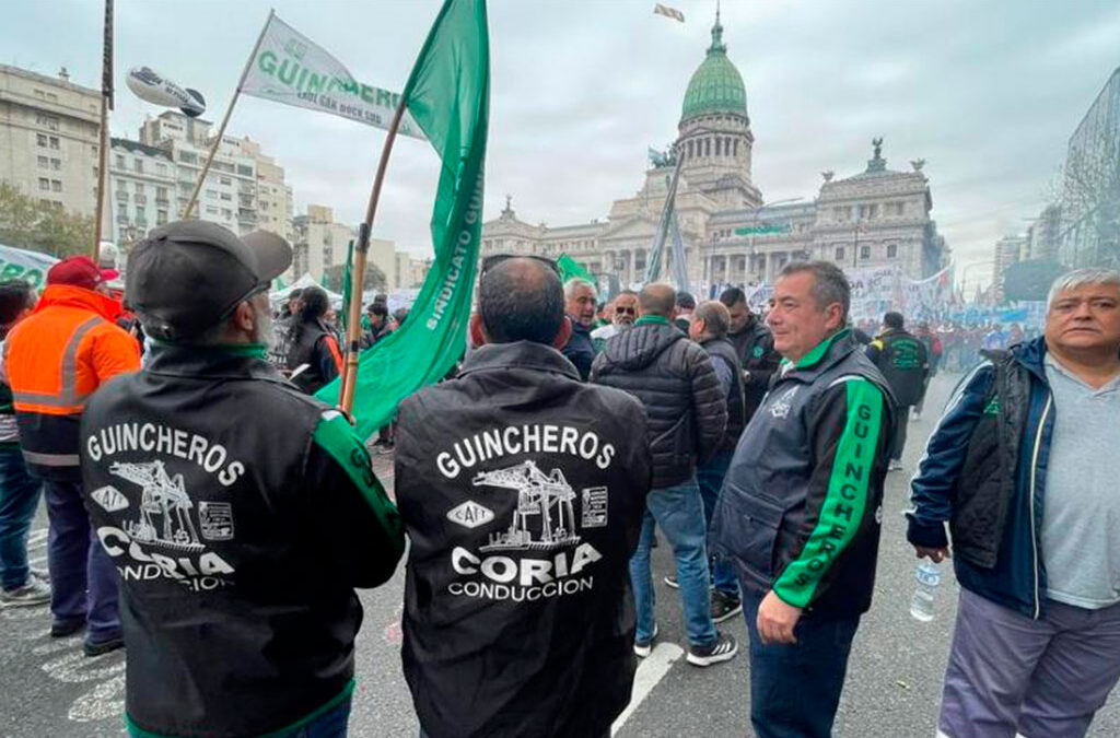 El Sindicato de Guincheros presentó un amparo contra la restitución del Impuesto a las Ganancias