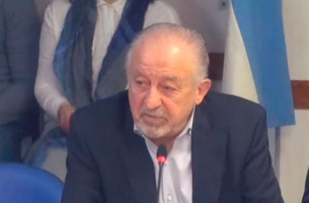 Yasky criticó que los proyectos buscan “que el trabajador no pueda mirar a los ojos al patrón”