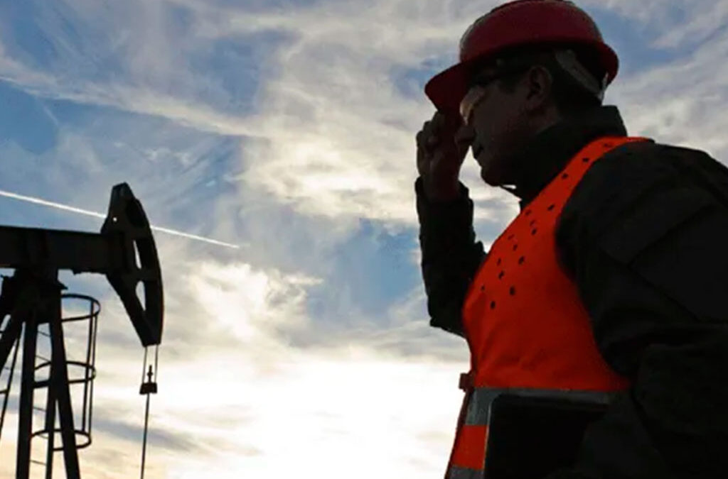 Petroleros jerárquicos liderados por Manuel Arévalo firman acuerdo
