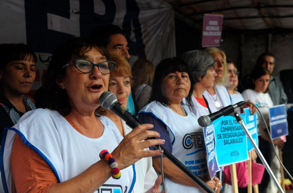 Docentes convocan a una Jornada Nacional de Lucha con movilización al Congreso en apoyo a los jubilados para el miércoles y jueves