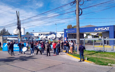 Trabajadores de ARSAT realizaron un ruidazo tras 9 meses de conflicto salarial