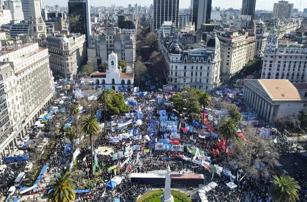 La CGT salió dividida a la calle, en un clima enrarecido por las críticas de Cristina al sindicalismo