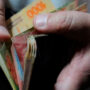 El salario mínimo perdió más de un cuarto de su poder de compra en apenas 9 meses de gestión de Javier Milei
