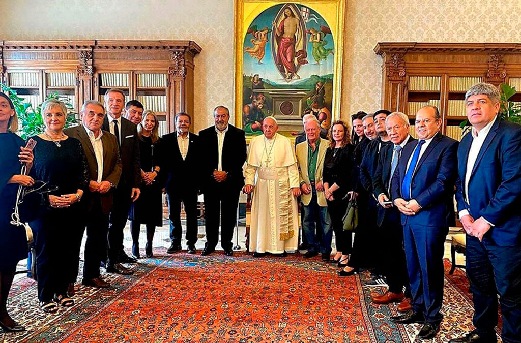 Argentino Geneiro representó a la UTHGRA en el encuentro con el Papa Francisco