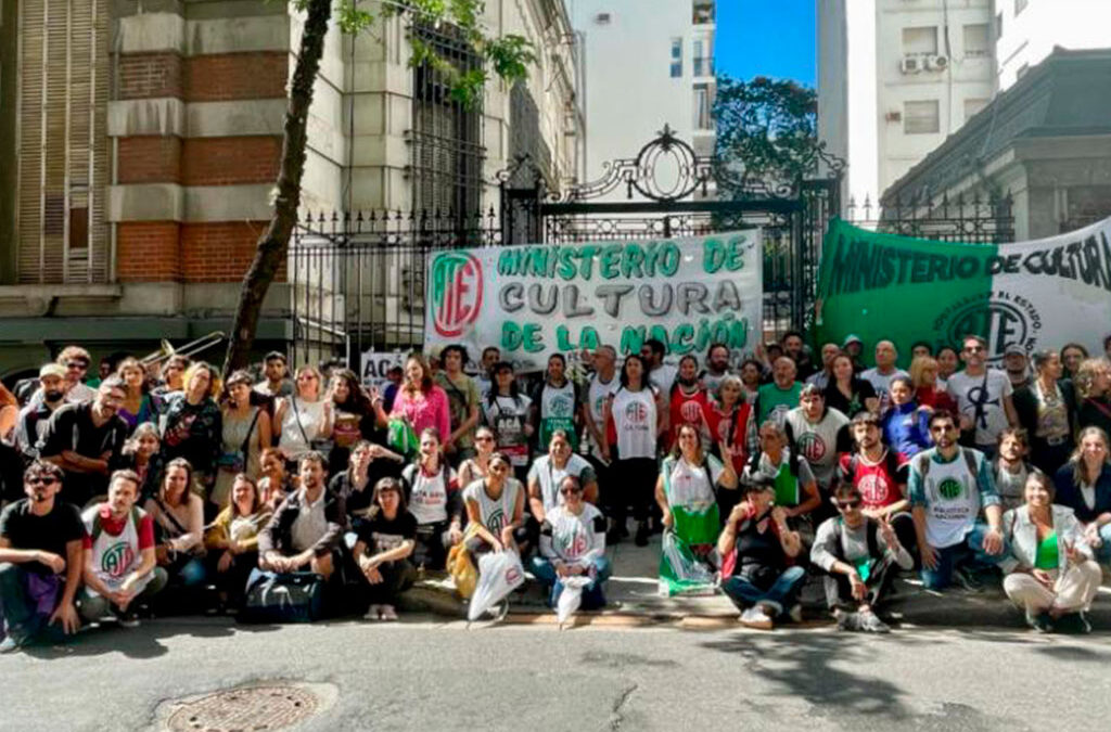 Trabajadores del GCBA denuncian vaciamiento y precarización en los talleres culturales