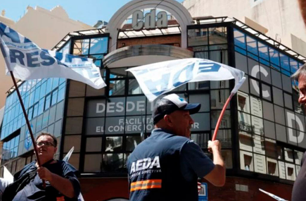 Empleados de despachantes de aduana reclaman mejoras salariales: “Tenemos sueldos muy bajos, a la mitad de la canasta básica”
