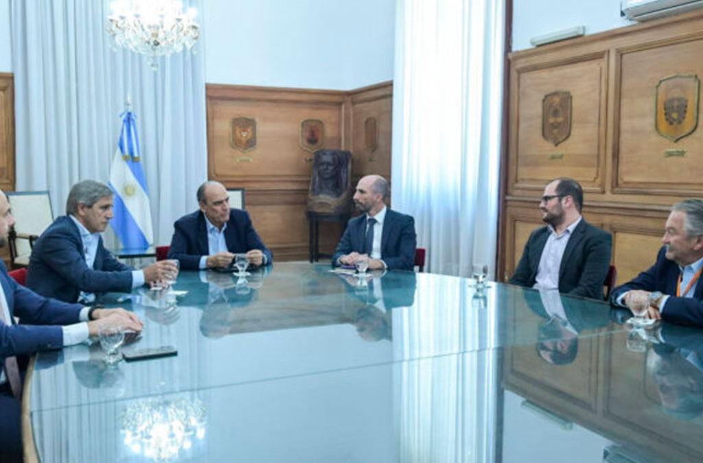 Conflicto en Aerolíneas Argentinas: Caputo y Francos se reunieron con representantes de Gol