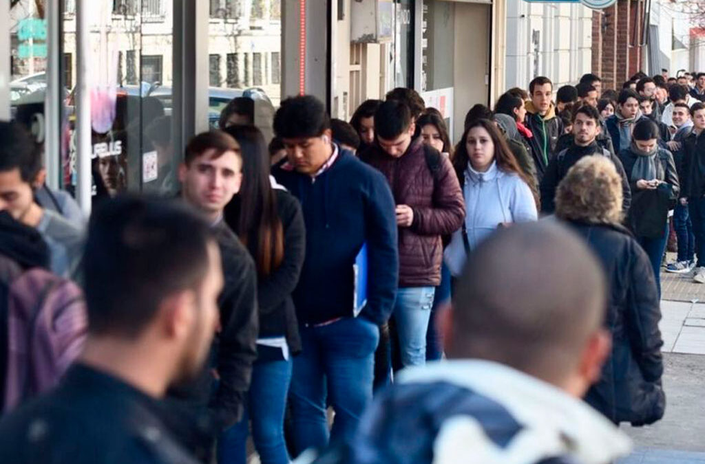La tasa de desocupación escaló de 6,2% a 7,6% interanual en el segundo trimestre del año: 1.1 millones de personas no consiguen trabajo